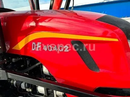 Трактор Dongfeng DF-404C G2 с кабиной с фронтальным погрузчиком