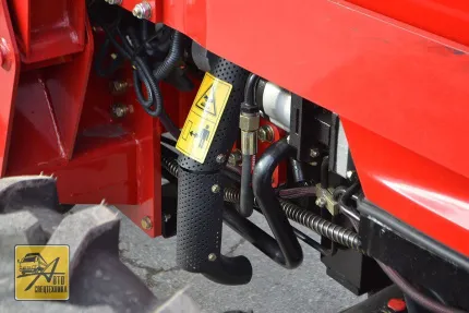 Трактор Dongfeng DF-504 с погрузчиком FEL-500